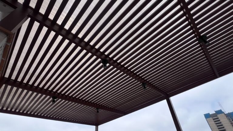 Instalación de Techo Sol y Sombra con Policarbonato en Lince: Un Espacio Preparado para el Verano