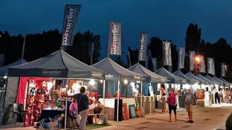 Toldos Publicitarios Personalizados: La Clave para Destacar en Ferias Primaverales